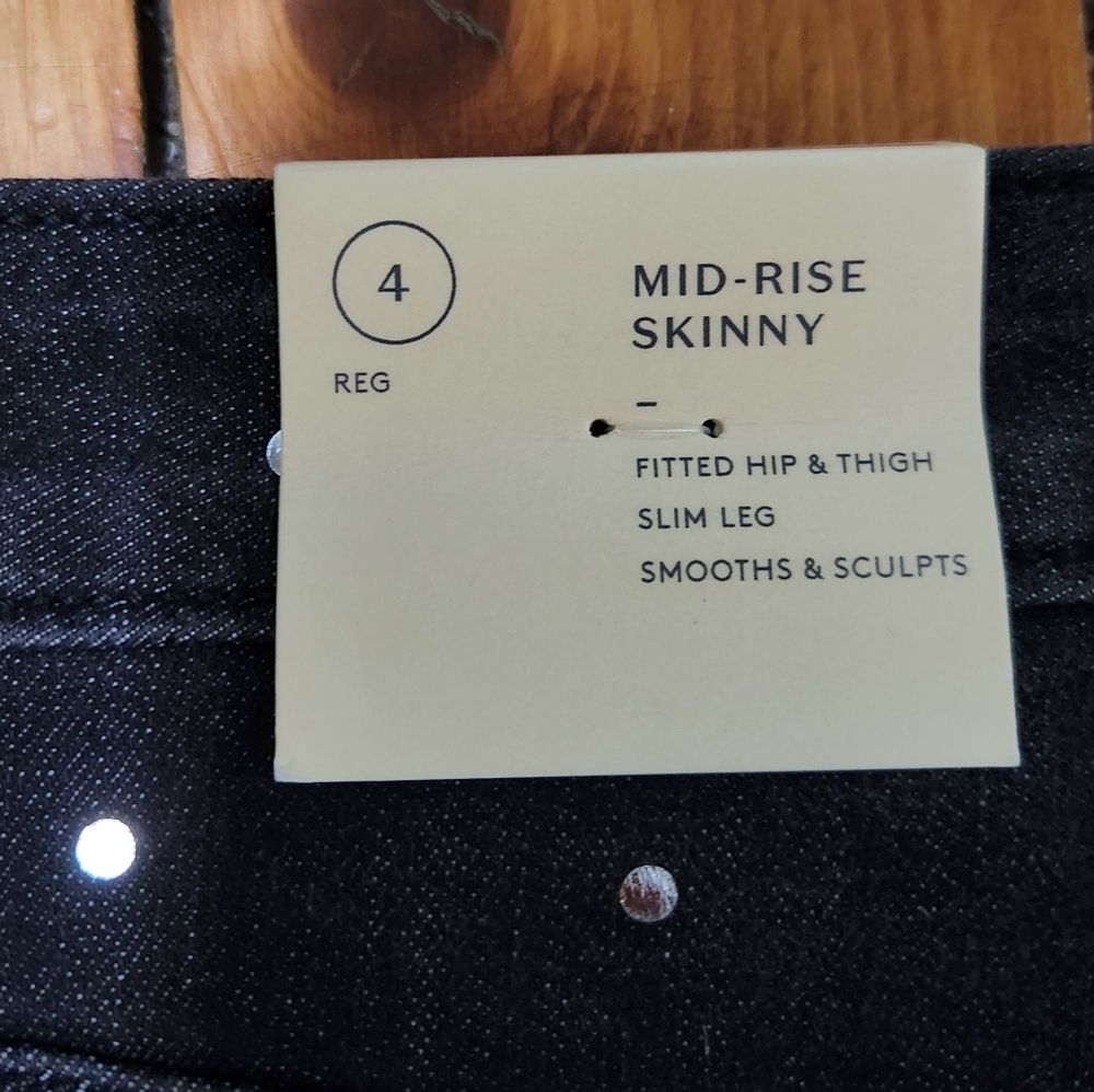 Universal Threads NWT black with silver dots skinny Jeans size 4